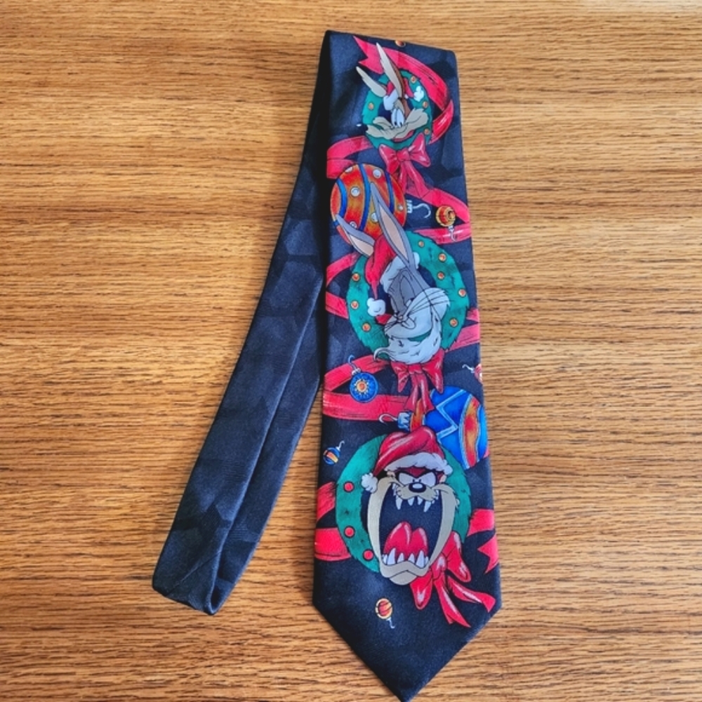 Vintage 1996 Looney Tunes Christmas Holiday Tie Bugs Bunny Taz Wile E. Coyote